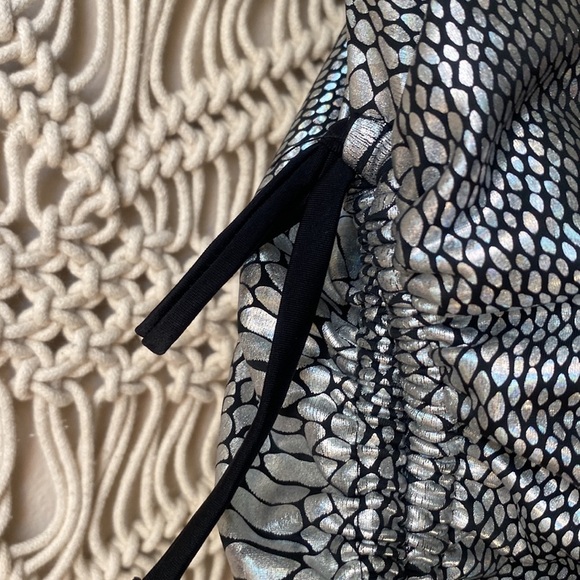 Shein silver & black NWOT one piece, snakeskin animal print, sz Medium - Picture 5 of 10